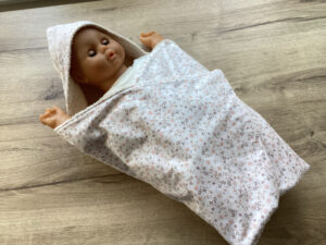 bad-wikkeldoek ecru- bloempje