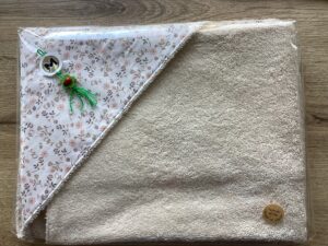 bad-wikkeldoek ecru- bloempje